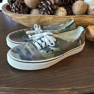 Camo Vans Sz.9